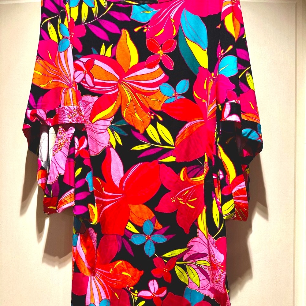 Trina Turk tunic 🩷summer cover-up 🩷summer dress🩷🧡🩷🧡 Sold out new pattern …
